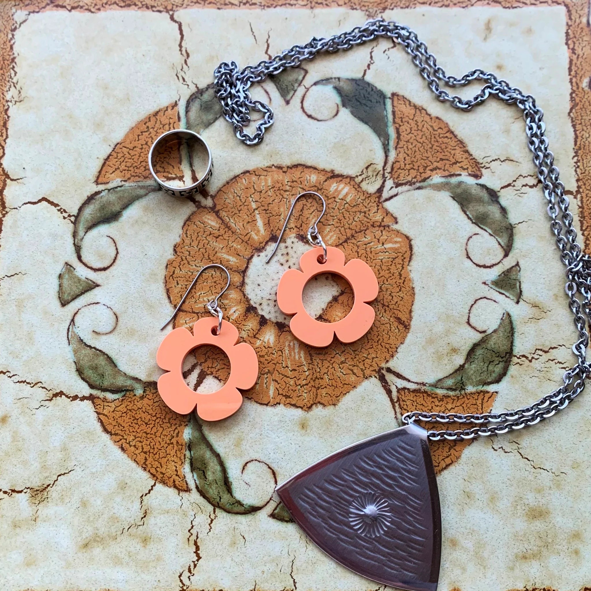 Dinky Daphne Hook Earrings