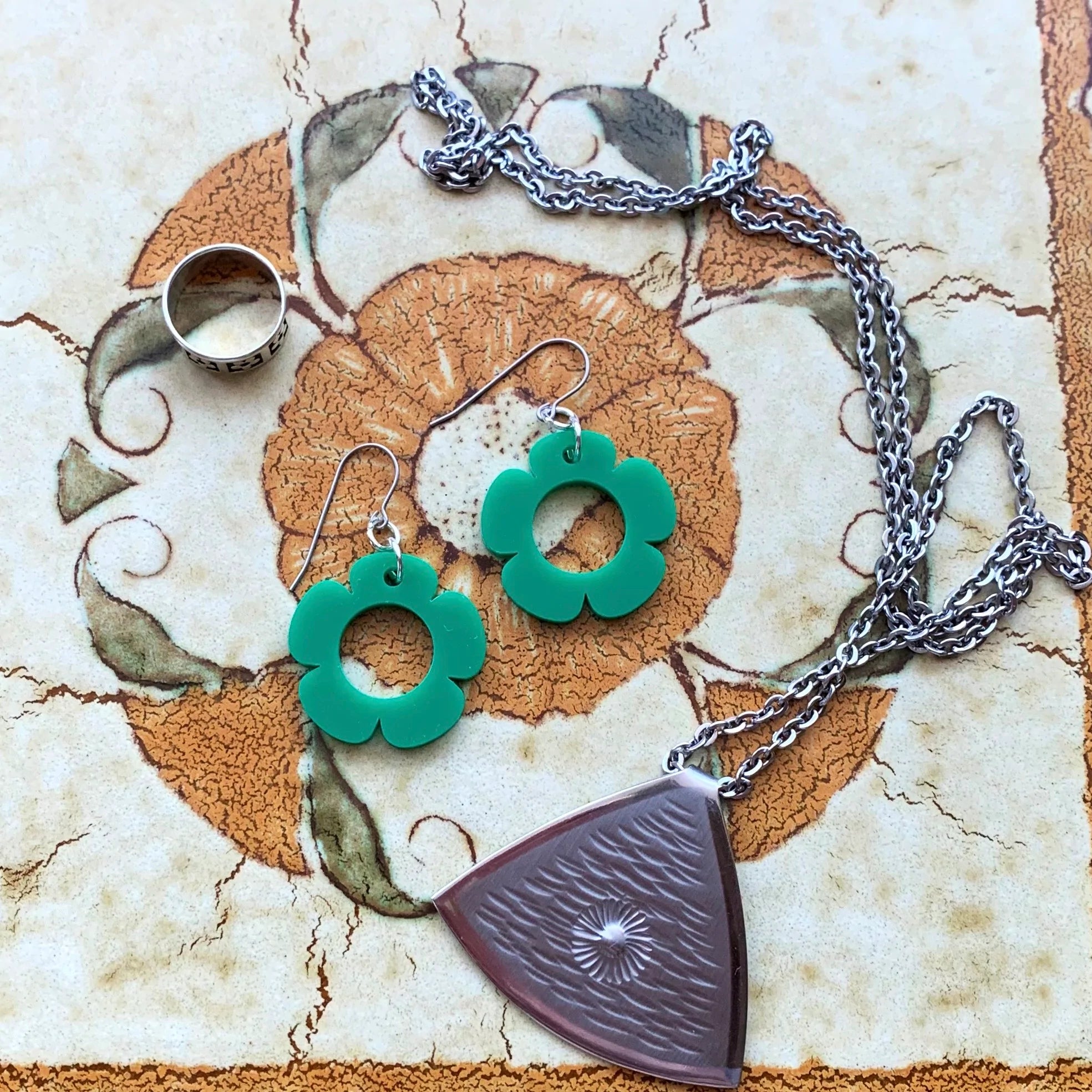 Dinky Daphne Hook Earrings